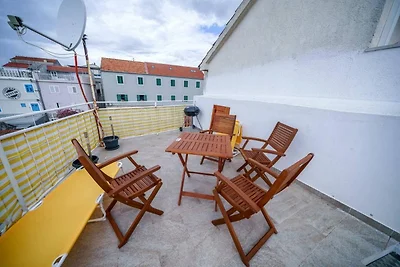 Wohnung in Vodice nahe Male Vrulje Strand