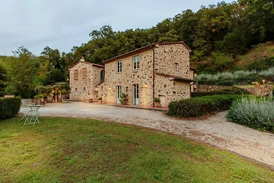 Villa mit Gemeinschaftspool in San Rocco