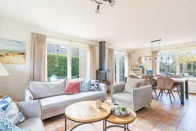 Charmante Villa mit Sauna in der Nähe von De...