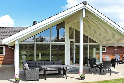 14 Personen Ferienhaus in Idestrup-By Traum