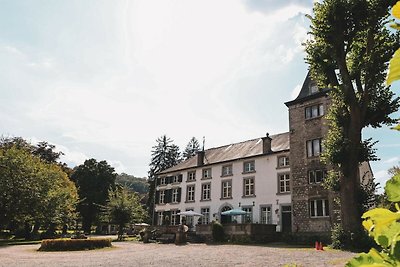 Ursprüngliches Turmhaus in einem Schloss aus ...