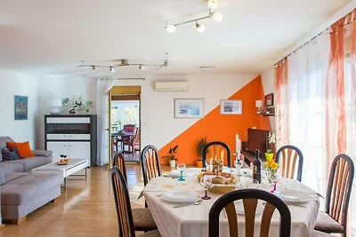 Four Bedroom Holiday Home with Pool