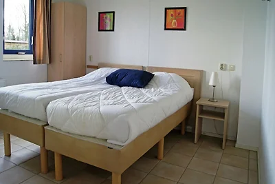 Chalet a Bergumermeer vicino al Canale