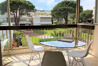 Modernes Appartement mit Schwimmbad