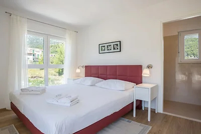 Villa in Bol mit Schwimmbecken