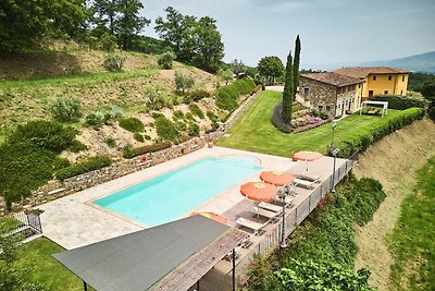 Geräumige Wohnung mit Schwimmbad