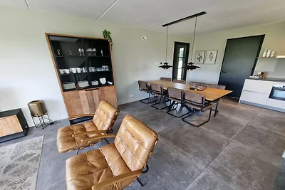 Watervilla in Balk aan het Slotermeer