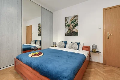Comfortable Single-Storey House by the Beach
