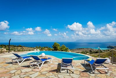 Nice small villa with private pool and wonder...
