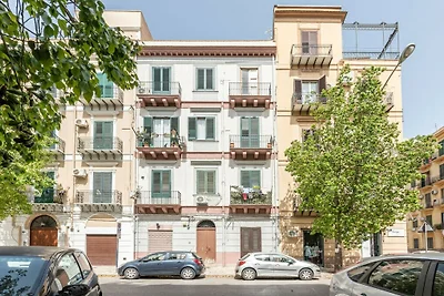 Wohnung in Palermo mit Balkon und Parken