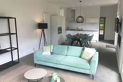 Modernes Chalet mit schönem Kamin in der...