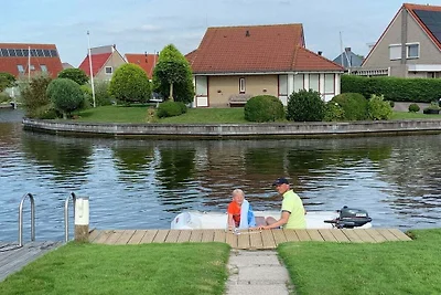 Ferienhaus in Koudum mit Schwimmbecken