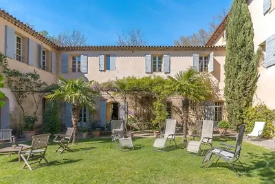 Elegante Bastide vicino ad Aix con piscina