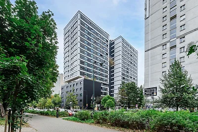 Üppiges Haus mit Stadtblick