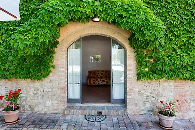 Gemütliches Bauernhaus mit Swimmingpool