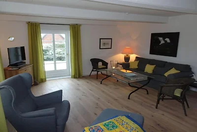 Vakantiehuis in Midlum met zwembad