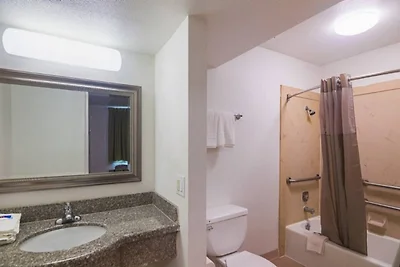 2 Queen Beds | Non-Smoking, Kitchen