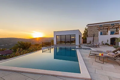 Villa in Crikvenica mit Schwimmbecken