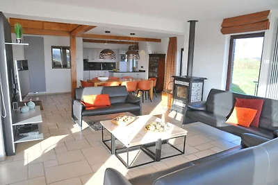 Moderna Casa Vacanze a Somme Leuze con Sauna