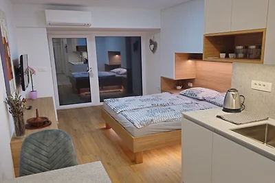 Dobrava Sea View Apartment with Terrace - Stu...