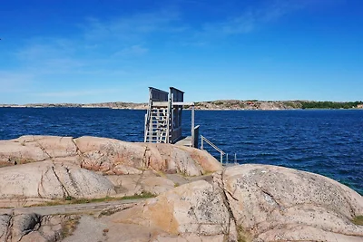 Acogedora cabaña cerca del lago y el mar