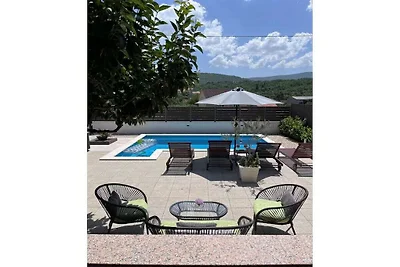 Stella mit Pool & beheizter Jaccuzzi