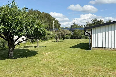 Einladendes Ferienhaus in Meeresnähe-By Traum
