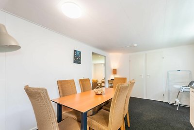 Angenehmes Ferienhaus in Den Ham mit Garten