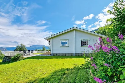 4 personas casa en Utvik-By Traum