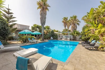 Luxurious coastal villa in Gallipoli