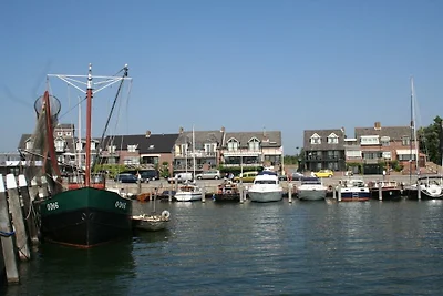 Holiday house in Ouddorp with Swimming Pool