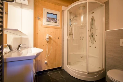 Ruim chalet met infraroodsauna