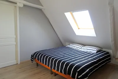 Steinhaus in Bricqueville nahe Sandstrand