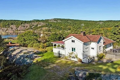 5 Sterne Ferienhaus in Hjälteby