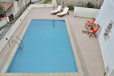 Villa in Kefalas mit privatem Pool