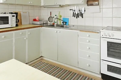 3 persone case ad LYSEKIL