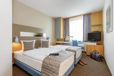 Sunday Düsseldorf Standard Twin Room