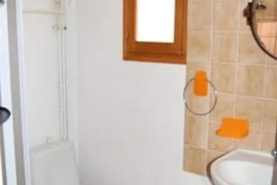 Villa am See mit Terrasse in Okzitanien