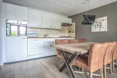Ferienhaus in Medemblik mit Terrasse