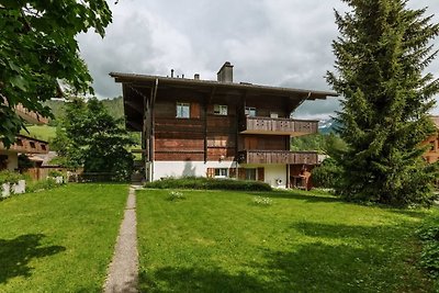 Üppiges Apartment mit Terrassenblick