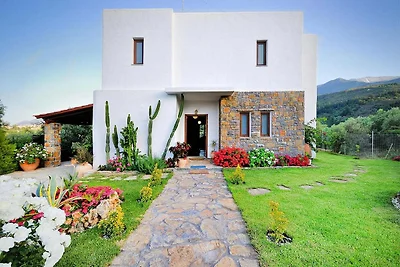 Haus mit Garten und Pool für alle