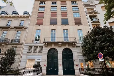 Appartement aan de Champs-Elysées voor 6...
