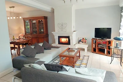 Bretonisches Ferienhaus in ruhiger Lage mit K...