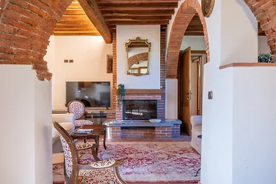 Villa in der Toskana mit Pool und Olivenhain