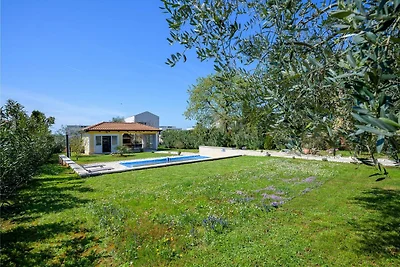 Helle Wohnung mit Gemeinschaftspool