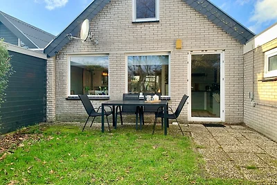 Bungalow in Sint Maartenszee am Strand