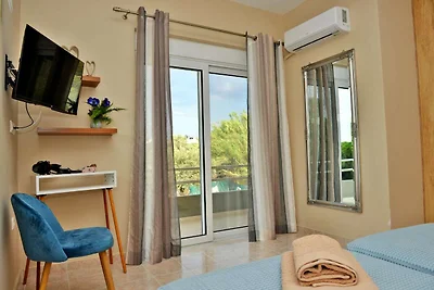 Elegante villa met zwembad en tuin in...
