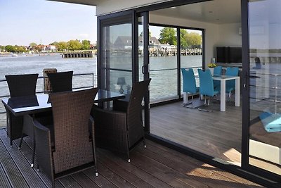 Hausboot Floating House Leni in...