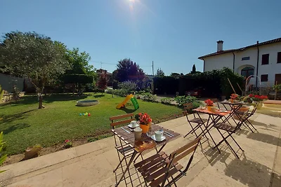 Apartment mit Garten und privatem Pool