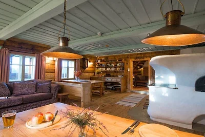 Historische Berghütte Tara